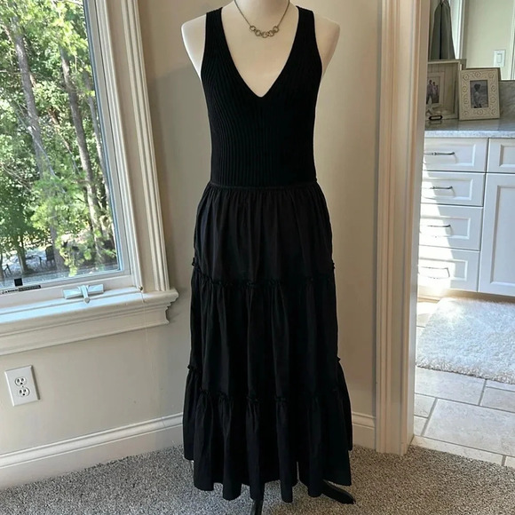 Evereve Arya Rib Knit V-neck Tank w/flowy, ruffle tier dress, Medium, Like new - Picture 3 of 9